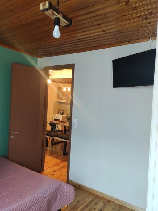 Politis' Wooden House Apartment Vasiliki  Bagian luar foto